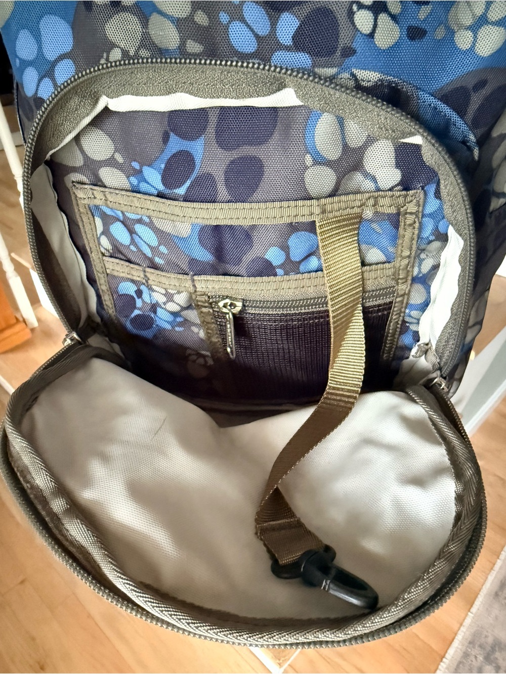 L.L.Bean Kids Backpack Blue Paw Print - Picture 3 of 8